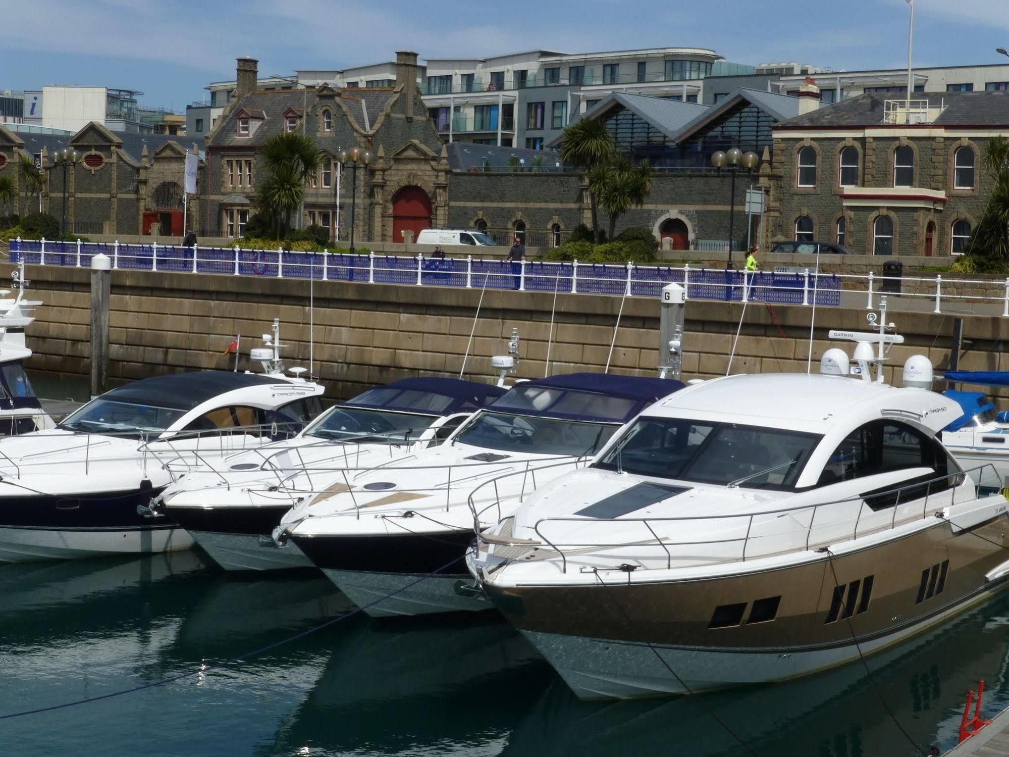 Liberty Wharf Apartments Saint Helier Exterior foto